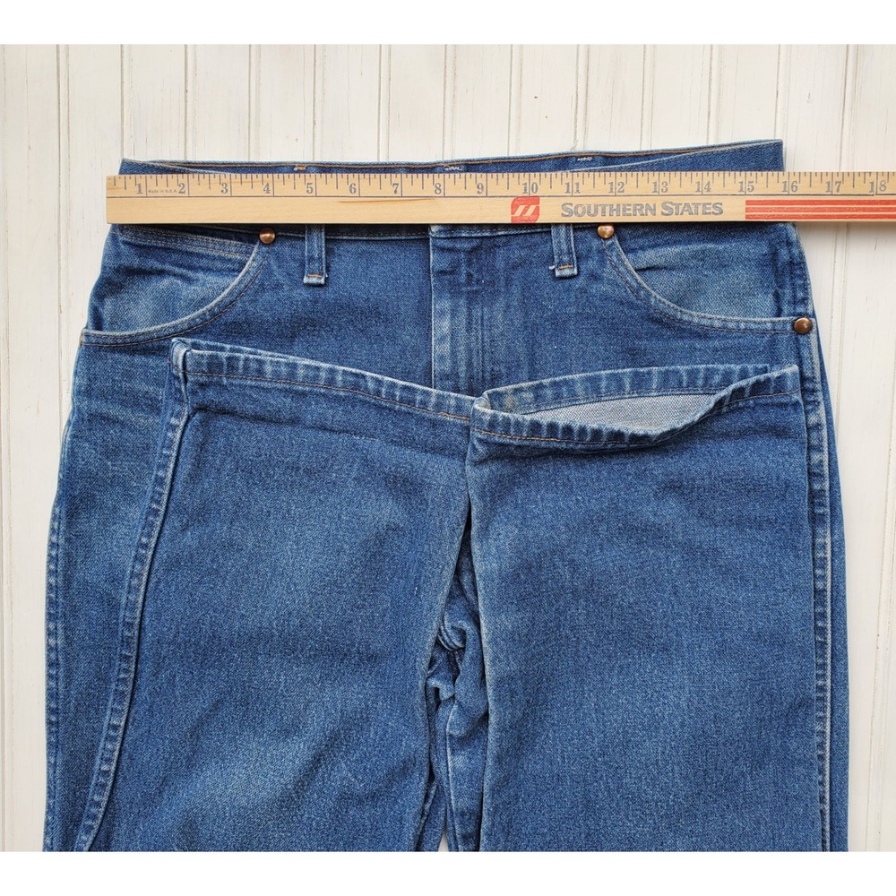 Wrangler 13MWZ Cowboy Cut Jeans Mens 31x34 Medium Wash Straight Leg Denim - Picture 3 of 8